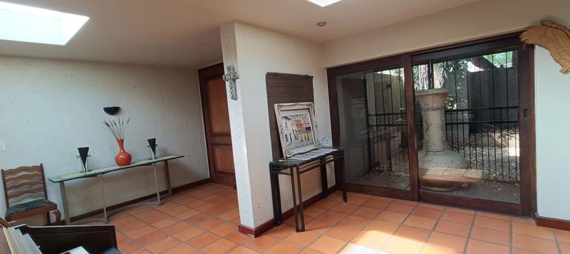 5 Bedroom Property for Sale in Sinoville Gauteng