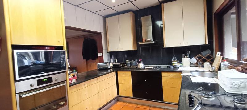 5 Bedroom Property for Sale in Sinoville Gauteng