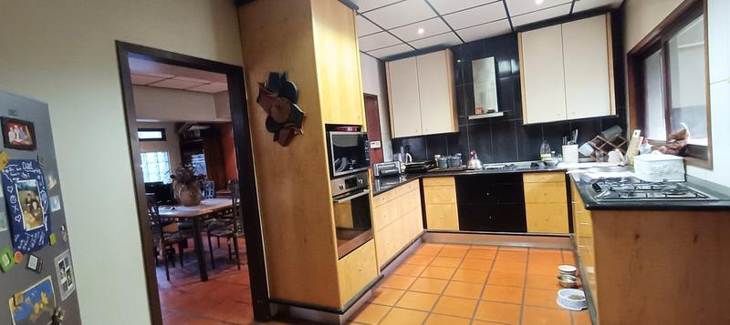 5 Bedroom Property for Sale in Sinoville Gauteng