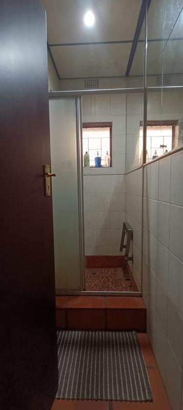 5 Bedroom Property for Sale in Sinoville Gauteng