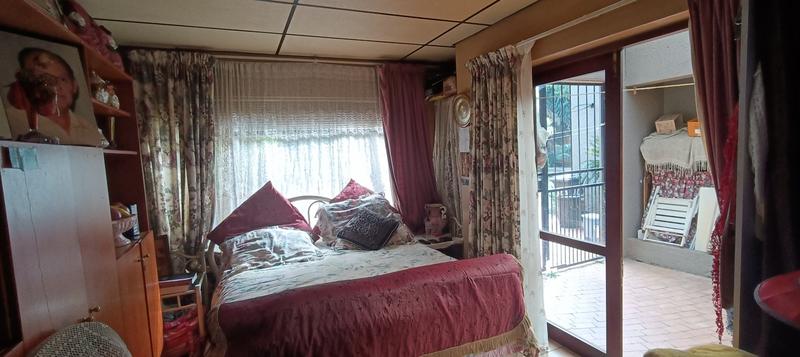 5 Bedroom Property for Sale in Sinoville Gauteng
