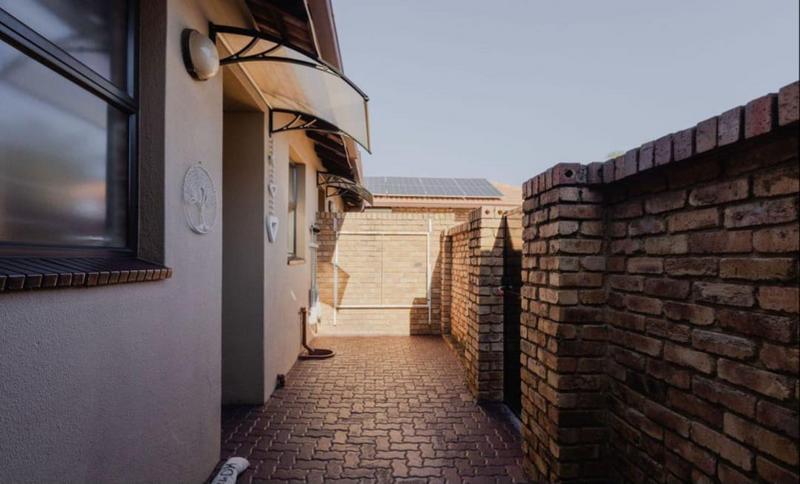 3 Bedroom Property for Sale in New Market Gauteng