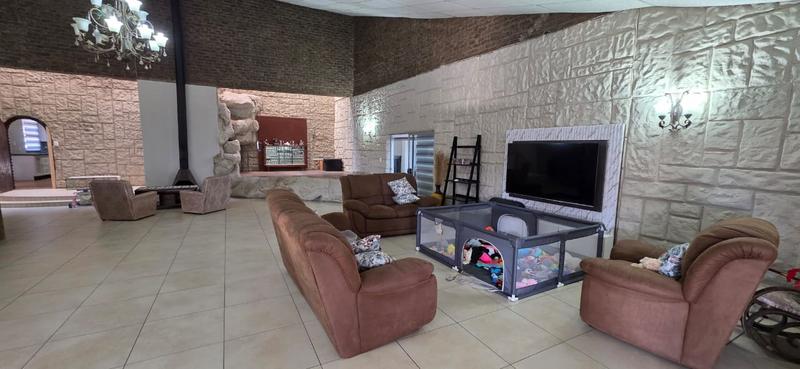 4 Bedroom Property for Sale in Buyscelia Gauteng