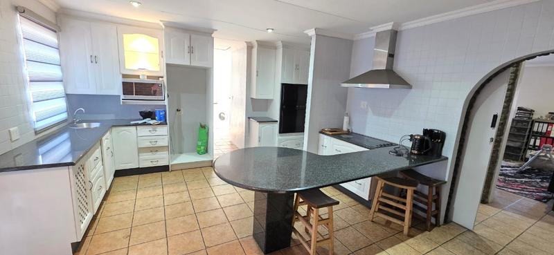 4 Bedroom Property for Sale in Buyscelia Gauteng