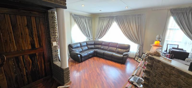 4 Bedroom Property for Sale in Buyscelia Gauteng