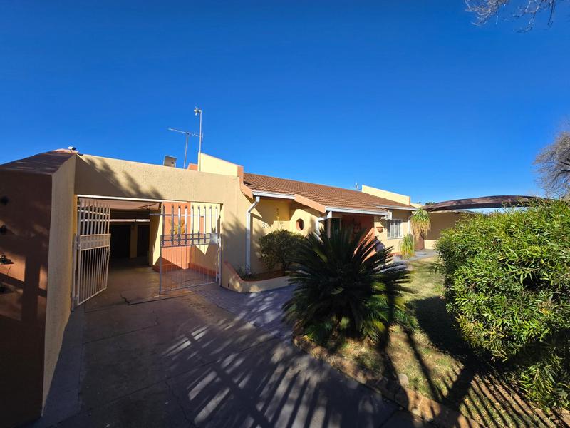 4 Bedroom Property for Sale in Vanderbijlpark CW Gauteng