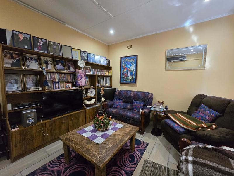 4 Bedroom Property for Sale in Vanderbijlpark CW Gauteng