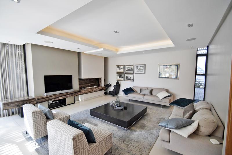 4 Bedroom Property for Sale in Benmore Gardens Gauteng