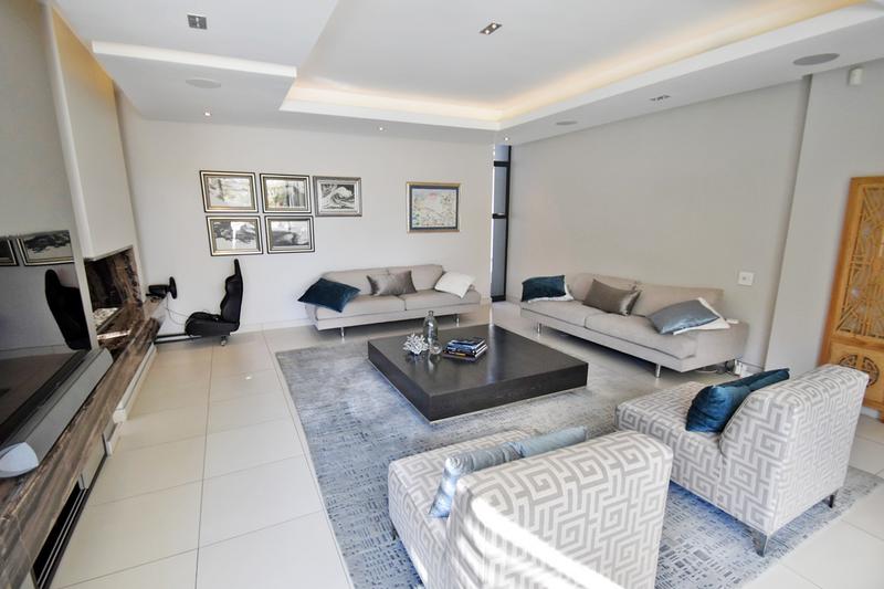 4 Bedroom Property for Sale in Benmore Gardens Gauteng