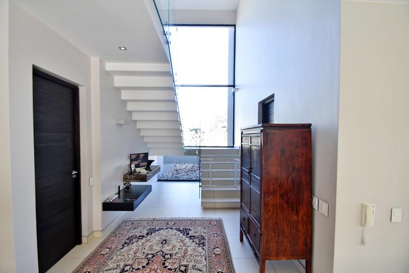 4 Bedroom Property for Sale in Benmore Gardens Gauteng