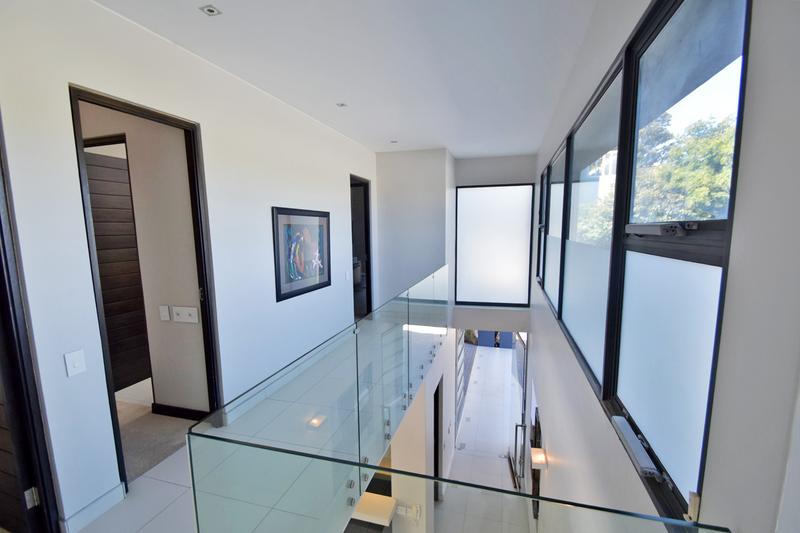 4 Bedroom Property for Sale in Benmore Gardens Gauteng