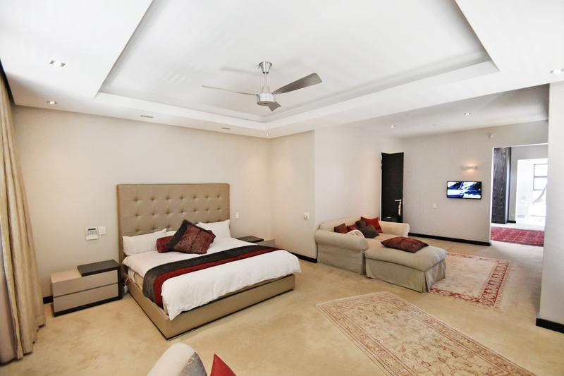 4 Bedroom Property for Sale in Benmore Gardens Gauteng