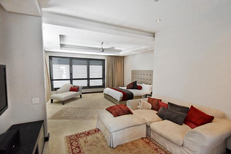 4 Bedroom Property for Sale in Benmore Gardens Gauteng