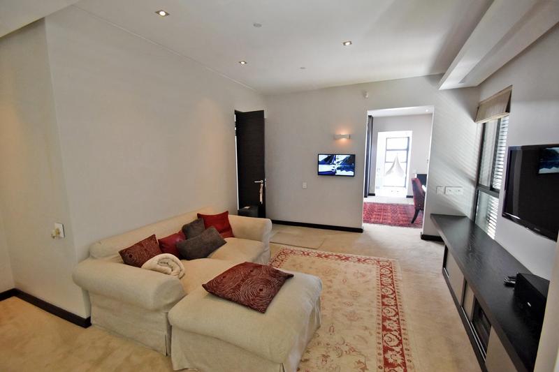 4 Bedroom Property for Sale in Benmore Gardens Gauteng