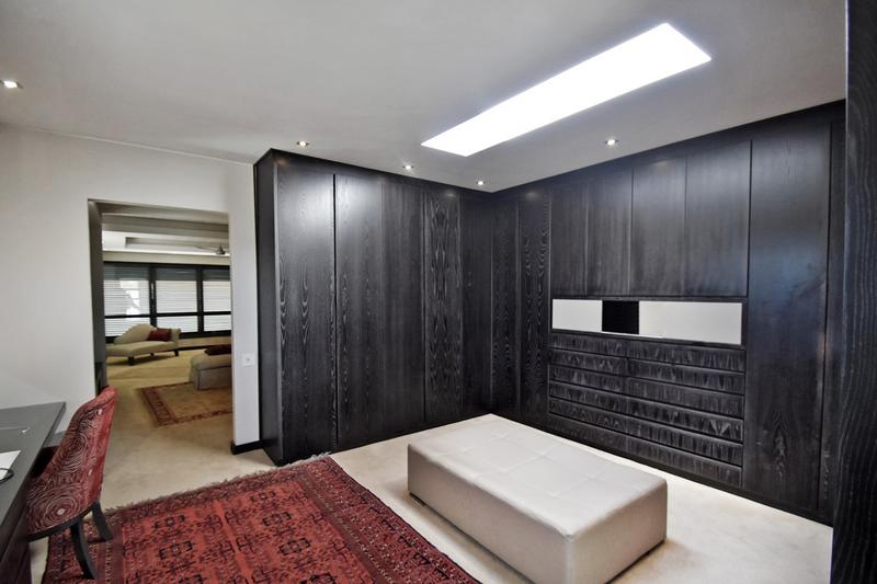 4 Bedroom Property for Sale in Benmore Gardens Gauteng