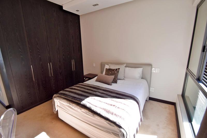 4 Bedroom Property for Sale in Benmore Gardens Gauteng