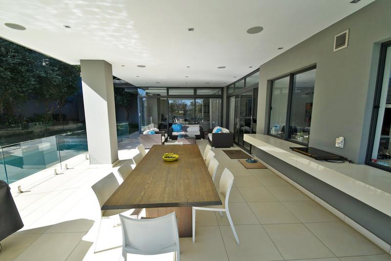 4 Bedroom Property for Sale in Benmore Gardens Gauteng