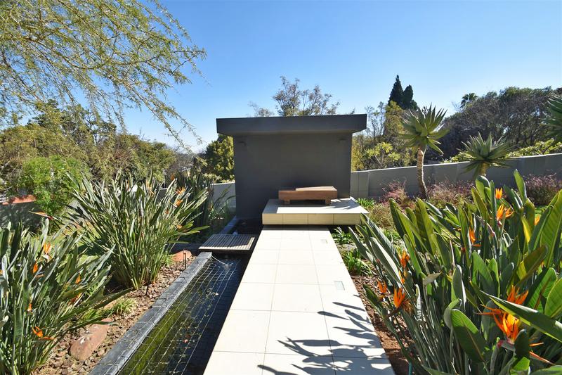 4 Bedroom Property for Sale in Benmore Gardens Gauteng