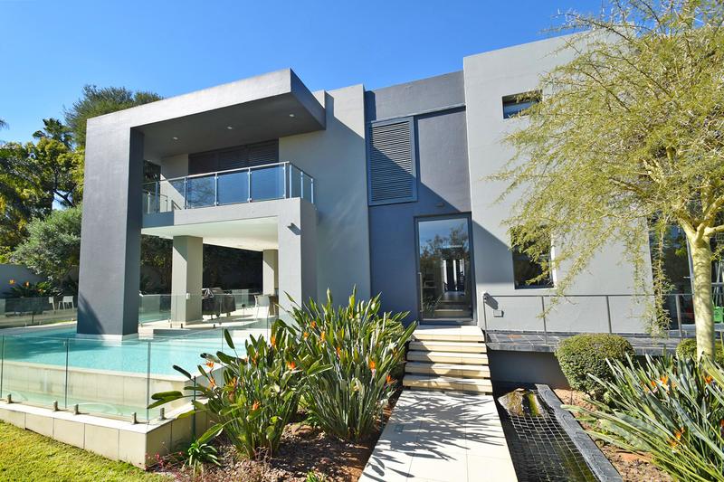 4 Bedroom Property for Sale in Benmore Gardens Gauteng