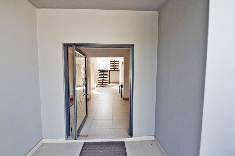 4 Bedroom Property for Sale in Benmore Gardens Gauteng