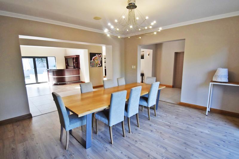 4 Bedroom Property for Sale in Benmore Gardens Gauteng