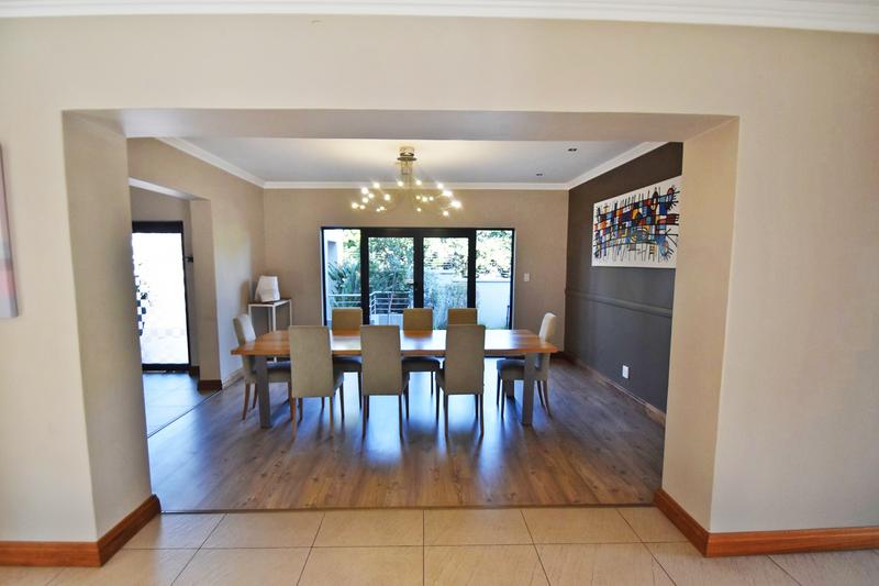 4 Bedroom Property for Sale in Benmore Gardens Gauteng