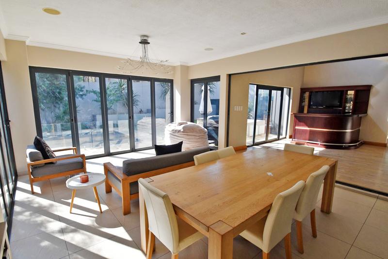 4 Bedroom Property for Sale in Benmore Gardens Gauteng