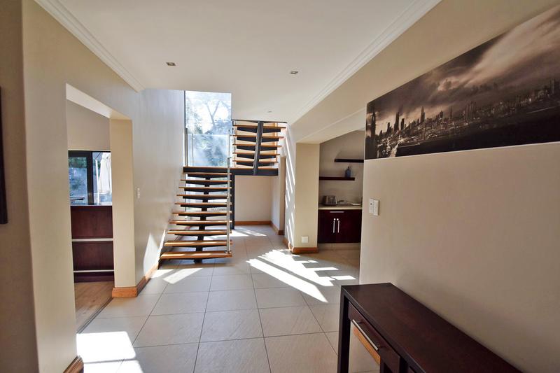 4 Bedroom Property for Sale in Benmore Gardens Gauteng