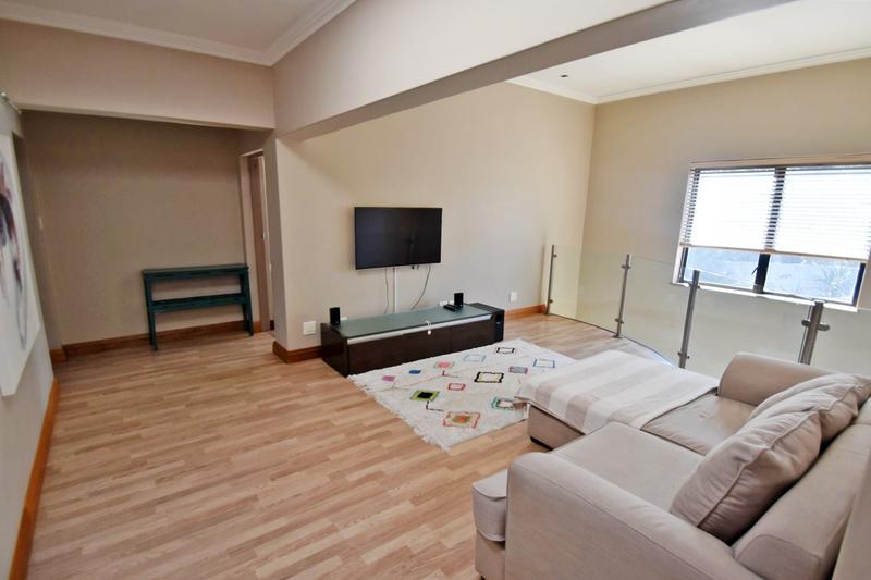 4 Bedroom Property for Sale in Benmore Gardens Gauteng