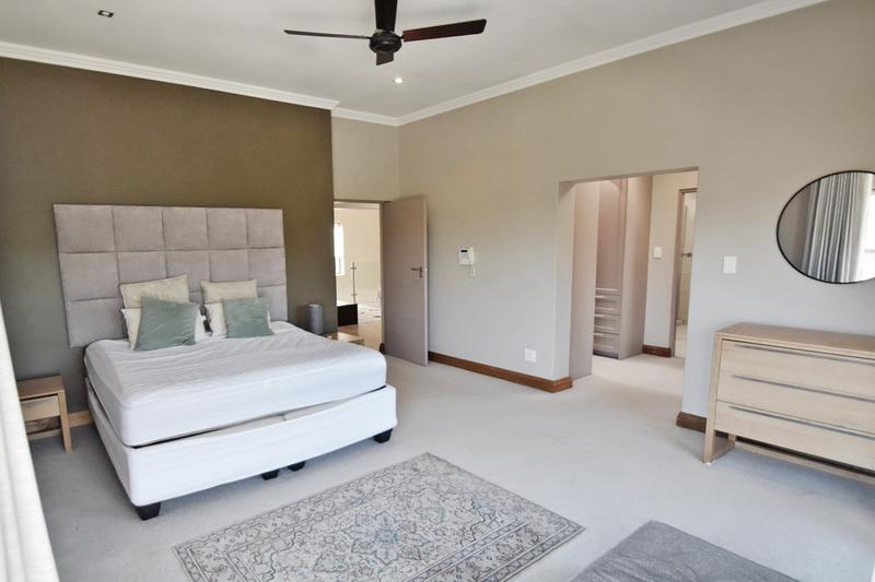 4 Bedroom Property for Sale in Benmore Gardens Gauteng