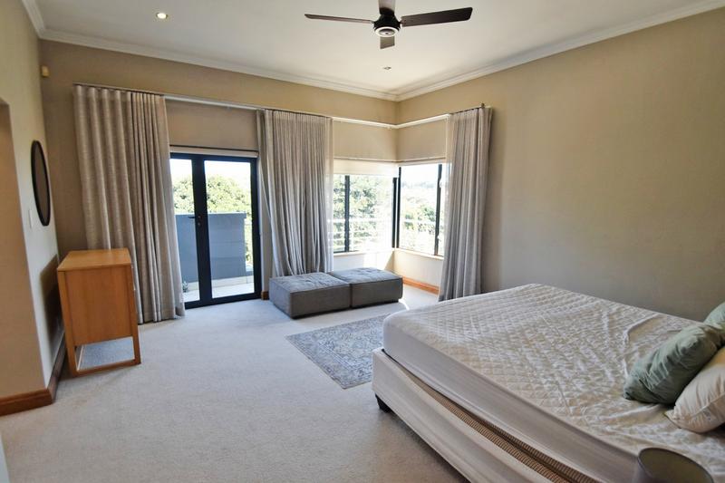4 Bedroom Property for Sale in Benmore Gardens Gauteng