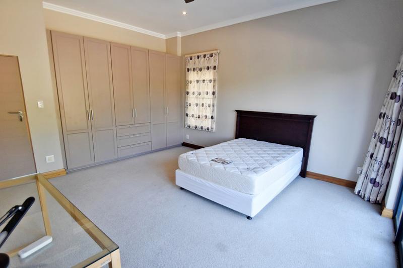 4 Bedroom Property for Sale in Benmore Gardens Gauteng