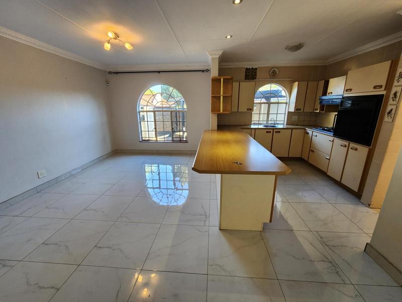 To Let 2 Bedroom Property for Rent in Brummeria Gauteng