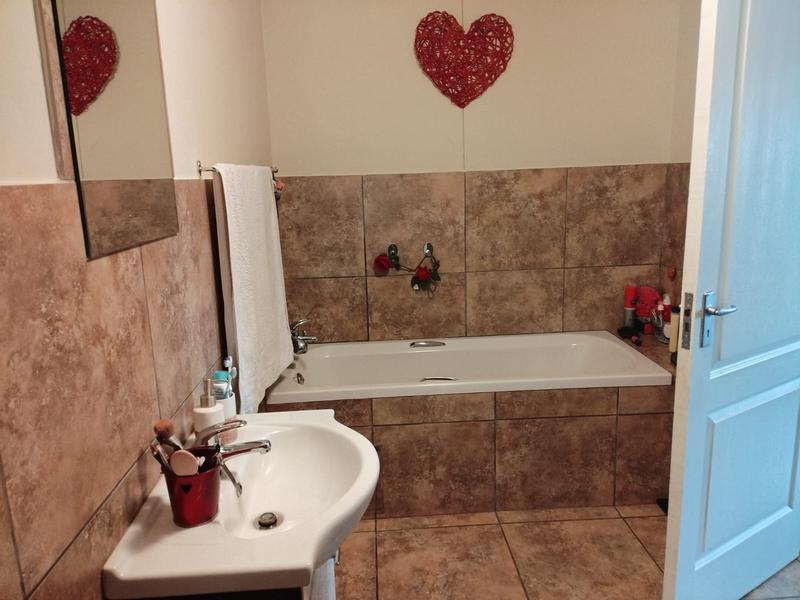 To Let 3 Bedroom Property for Rent in Die Wilgers Gauteng