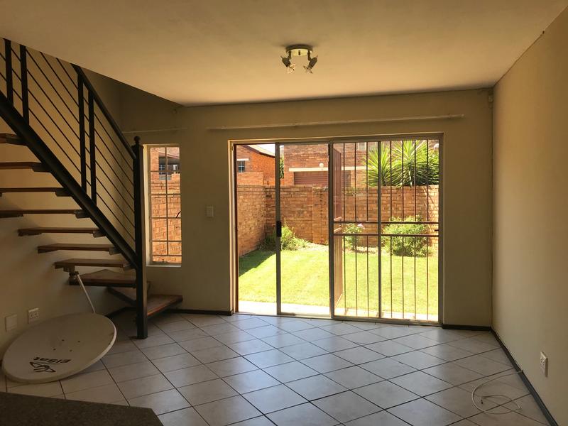 To Let 2 Bedroom Property for Rent in Wilgeheuwel Gauteng