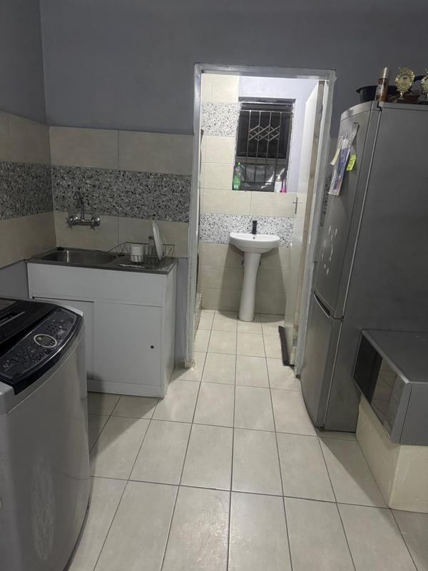 To Let 2 Bedroom Property for Rent in Fourways Gauteng