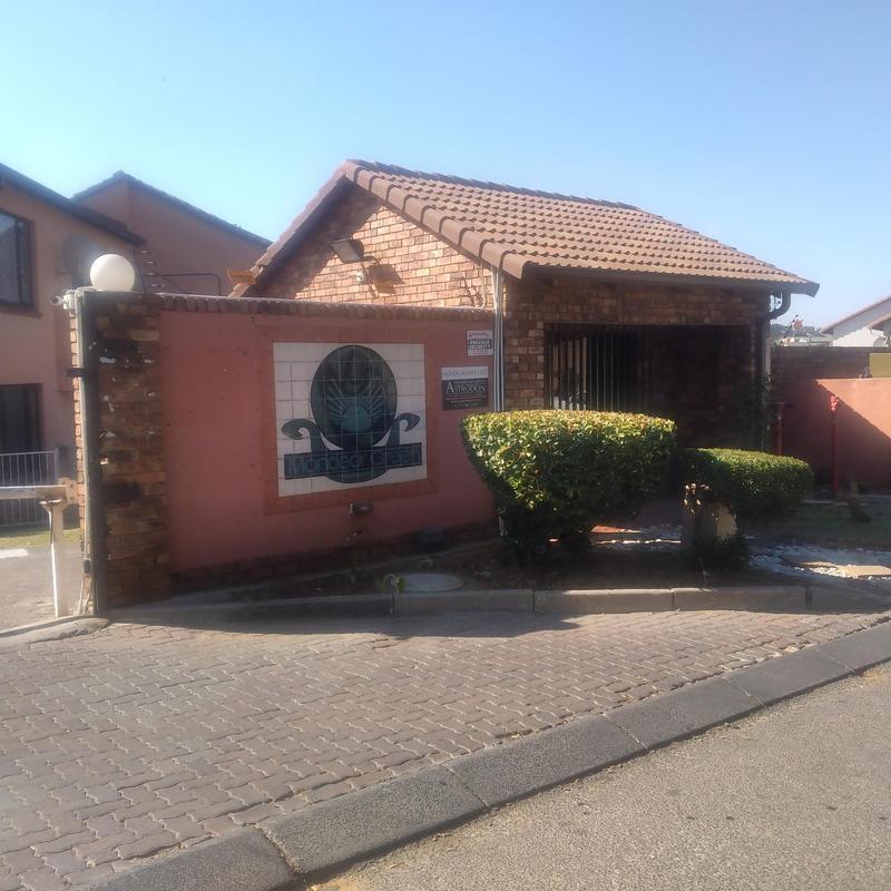 2 Bedroom Property for Sale in Mondeor Gauteng