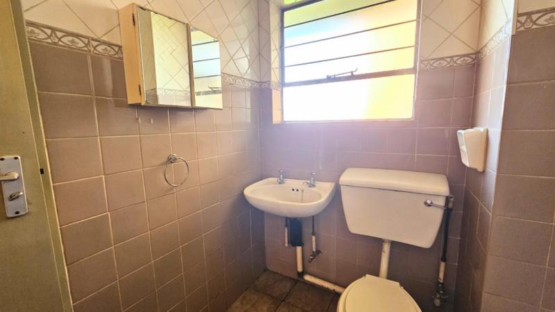 1 Bedroom Property for Sale in Malvern Gauteng