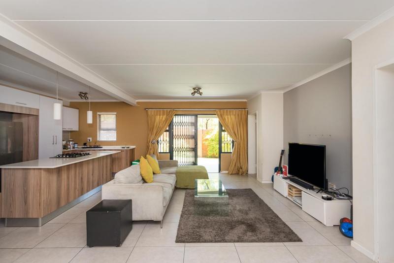 3 Bedroom Property for Sale in Greenstone Hill Gauteng