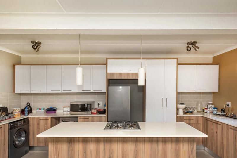 3 Bedroom Property for Sale in Greenstone Hill Gauteng