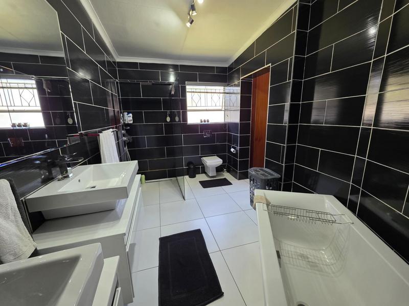 3 Bedroom Property for Sale in Sunward Park Gauteng