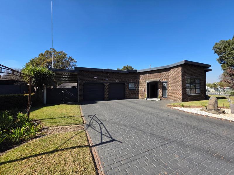 3 Bedroom Property for Sale in Sunward Park Gauteng