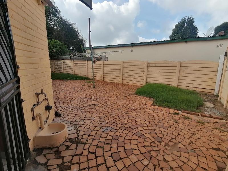 To Let 2 Bedroom Property for Rent in Brenthurst Gauteng