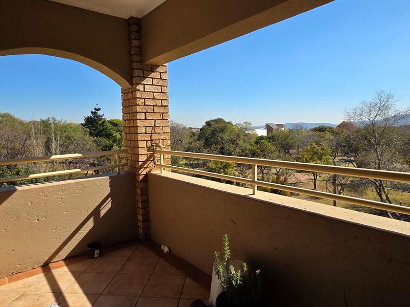 To Let 2 Bedroom Property for Rent in Boardwalk Villas Gauteng