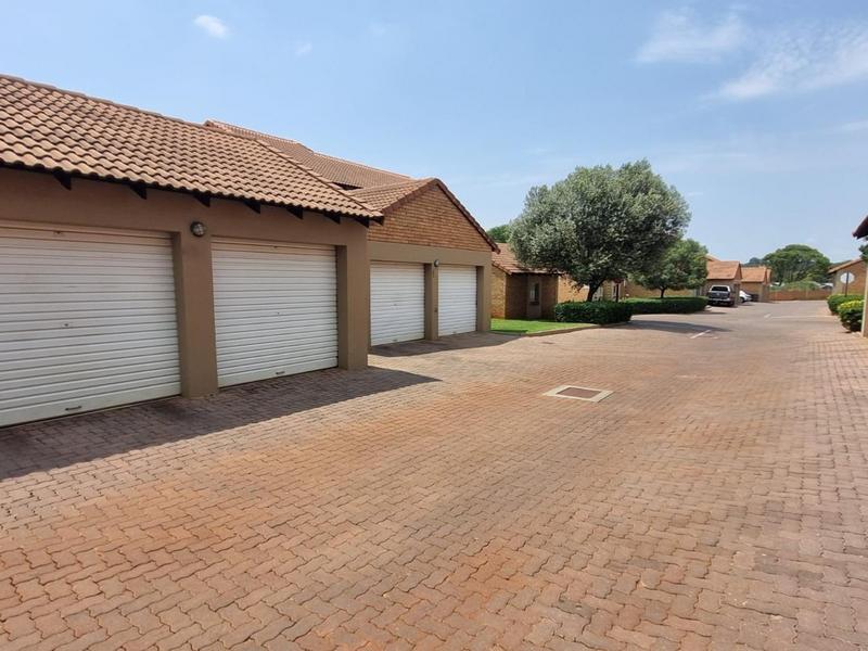 To Let 2 Bedroom Property for Rent in Boardwalk Villas Gauteng