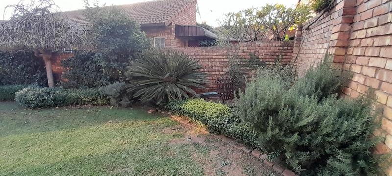 3 Bedroom Property for Sale in Eldoraigne Gauteng