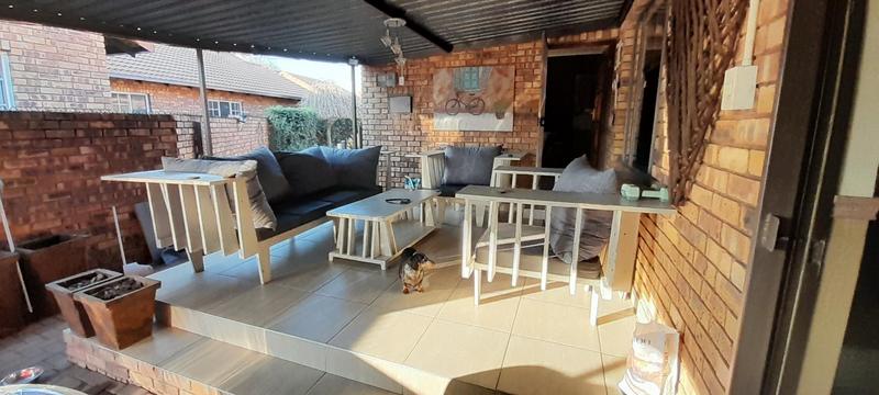 3 Bedroom Property for Sale in Eldoraigne Gauteng