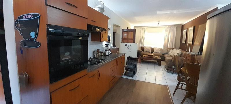 3 Bedroom Property for Sale in Eldoraigne Gauteng