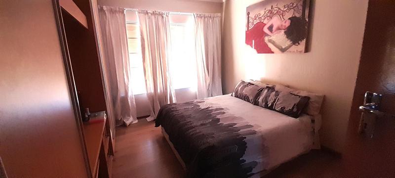 3 Bedroom Property for Sale in Eldoraigne Gauteng