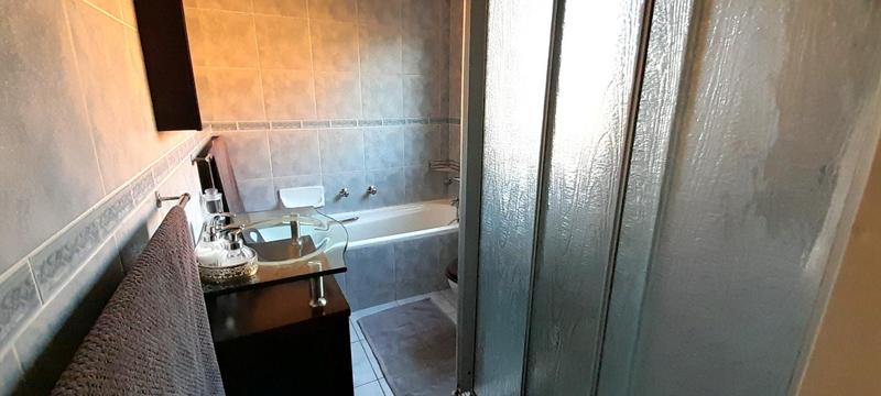 3 Bedroom Property for Sale in Eldoraigne Gauteng